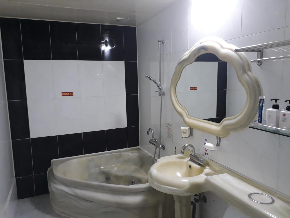 Diamond Motel Сачхон Экстерьер фото