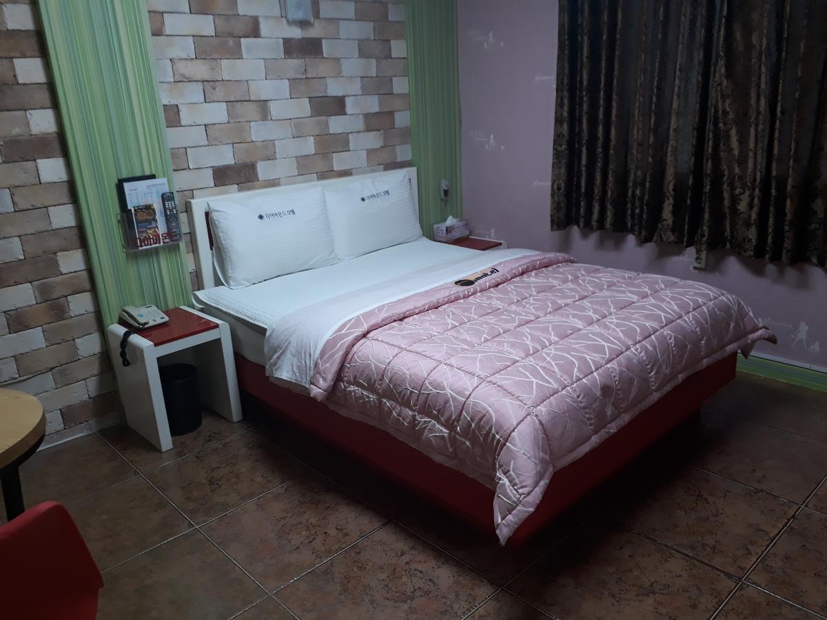 Diamond Motel Сачхон Экстерьер фото